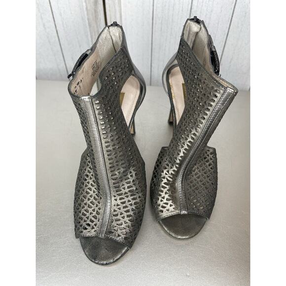 Louise Et Cie Womens Sandals Heeled Peep Toe Metallic Silver Leather Size 8 - Picture 2 of 7